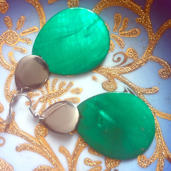 SOLD in bundle Emerald green earrings.