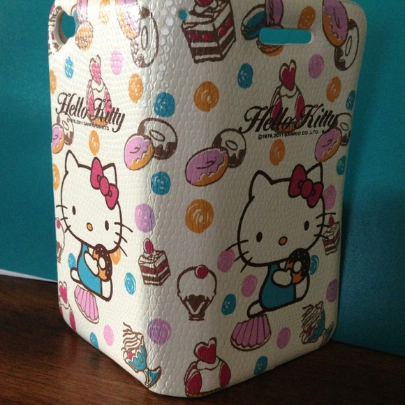 iPhone 4S case Hello Kitty - Picture 3 of 3