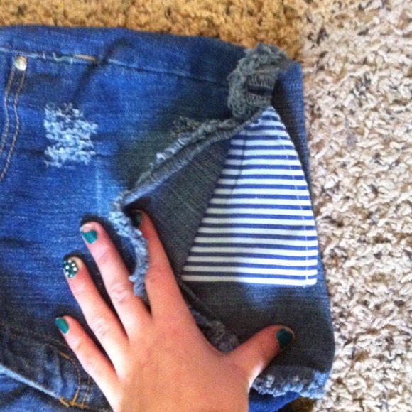 Selena Gomez denim jean shorts - Picture 3 of 3