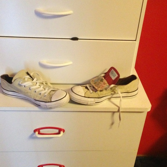 🌟Never worn🌟tan converse!