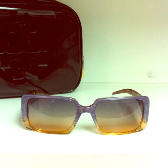⛔❗❗SOLD❗❗⛔Authentic Chanel sun glasses