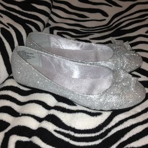 🚫SOLD🚫💎 Beautiful Sparkle Flats! Worn Once! 💎