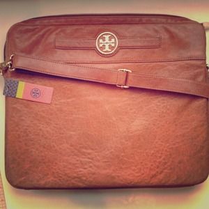 Tory burch NWT laptop case in leather