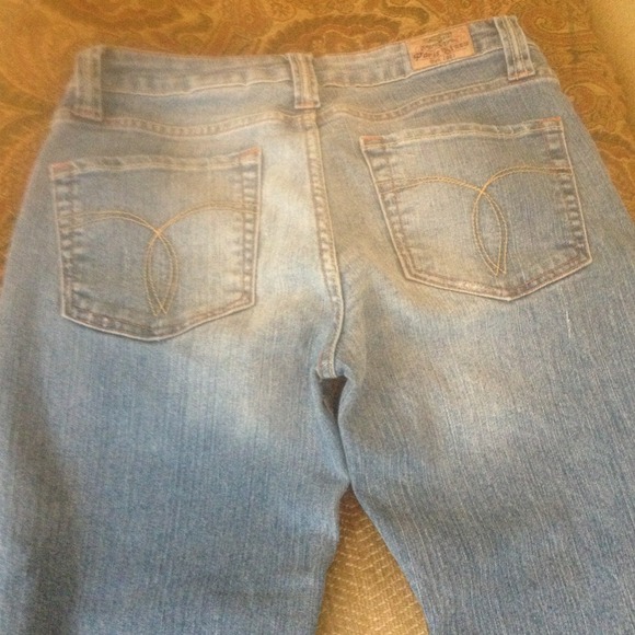 *** BUNDLED & SOLD***Capri jeans - Picture 2 of 3
