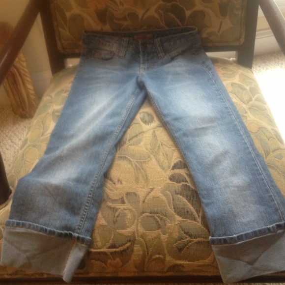 *** BUNDLED & SOLD***Capri jeans - Picture 3 of 3