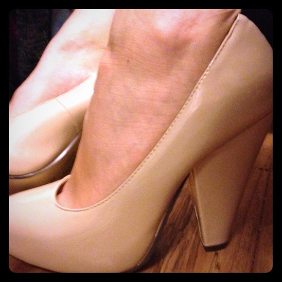 Forever 21 Nude Chunky Heel