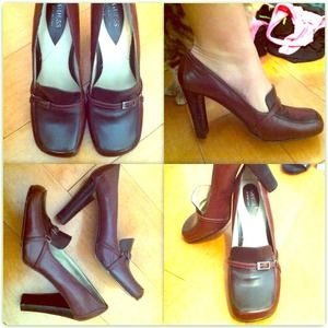 Vintage Guess heeled loafers. Size 9.5