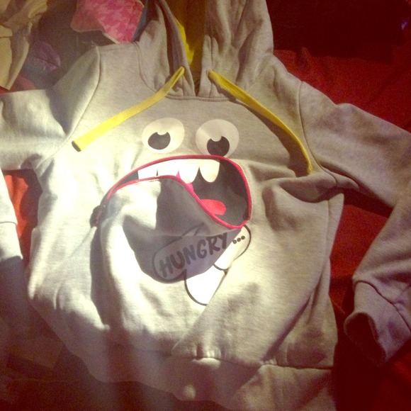 LOT sweater. Zippers mouth. Never worn so selling