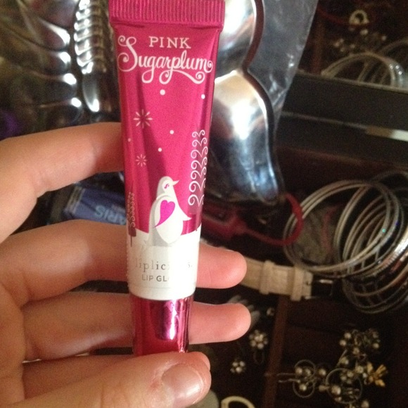 Brand new lip gloss shirts and phone cases TRADE!