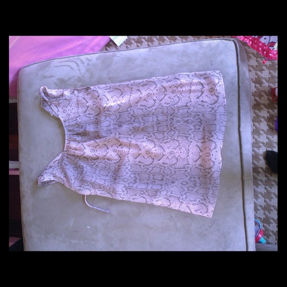 Sleeveless blouse