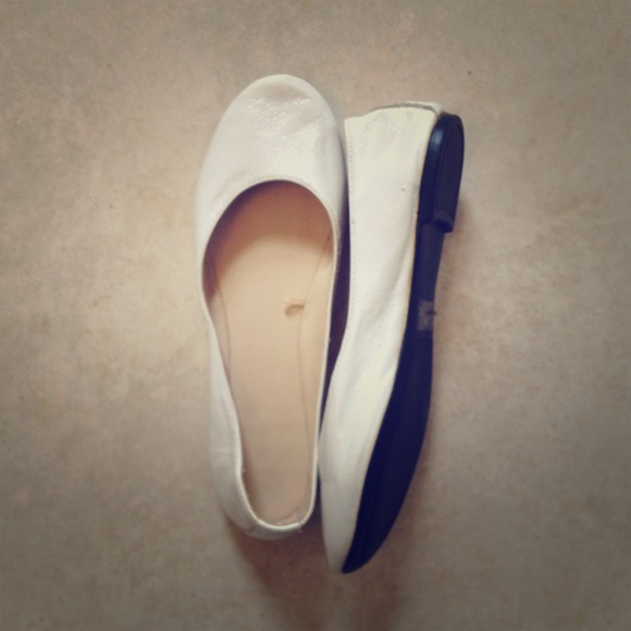🎀Bundled🎀 White flats - Picture 1 of 3