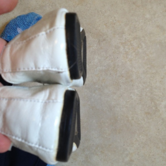 🎀Bundled🎀 White flats - Picture 2 of 3