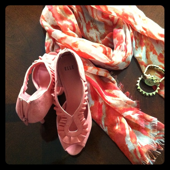 Peach Ruffle Heels - Perfect for Spring!