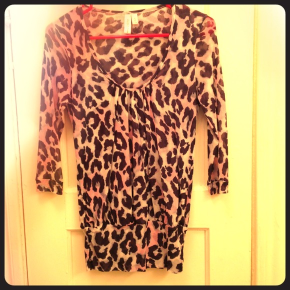 🎁❤️BUNDLED❤️🎁 3/4 sleeve top.