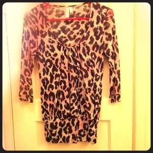 🎁❤️BUNDLED❤️🎁 3/4 sleeve top.