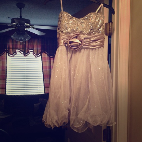 Cocktail dress - Picture 1 of 2