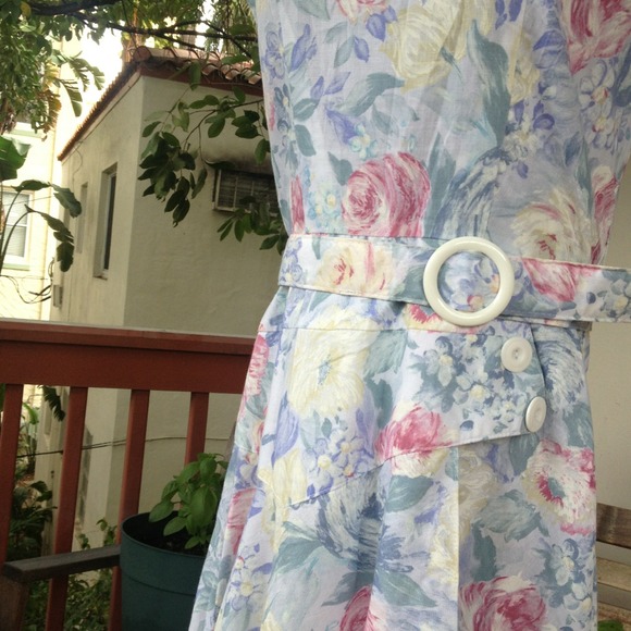 Pastel Flowers Dress - Picture 2 of 3