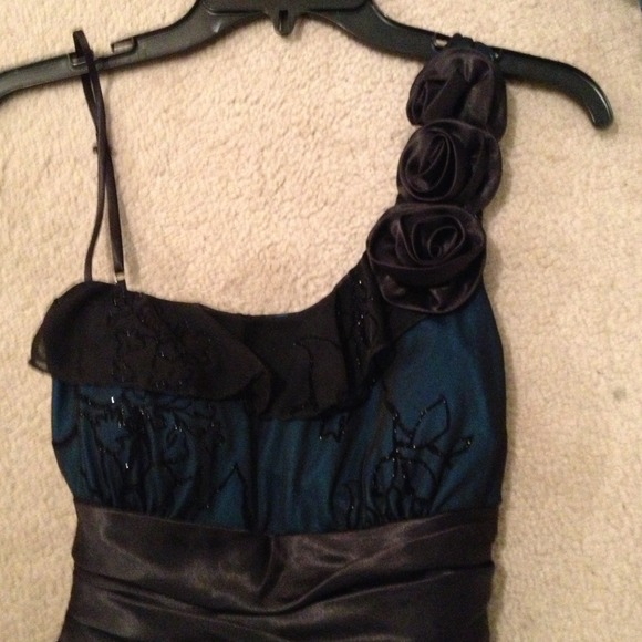 One strap dress - Picture 2 of 2