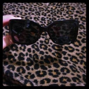 Authentic quilted Chanel sunglasses 5019 black