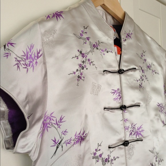 🚫SOLD🚫Chinese Style Silver Top