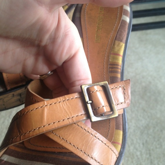 SOLD Brown Wedges. - Picture 2 of 2