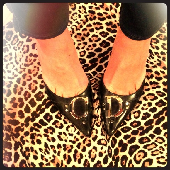 Christian Dior kitten heel stiletto heels. Auth.