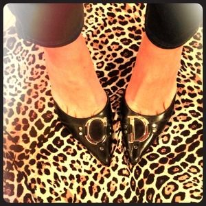 Christian Dior kitten heel stiletto heels. Auth.