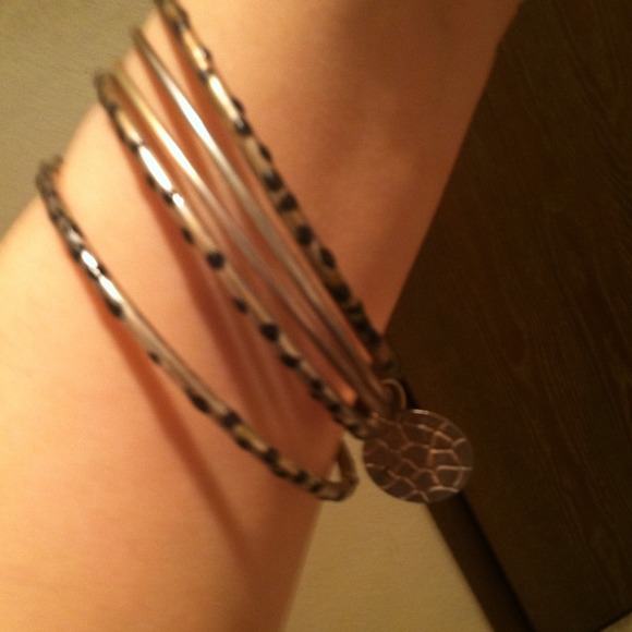 Bangle set