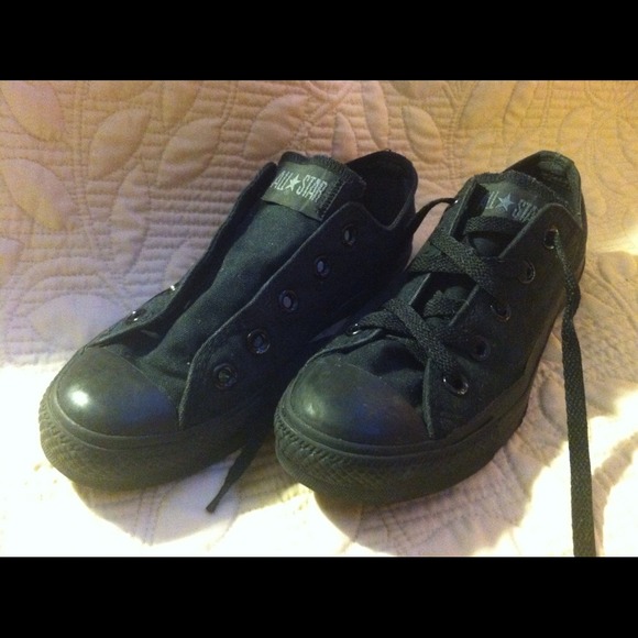 ⛔TRADED @ricole⛔ Converse Black Mono Chucks