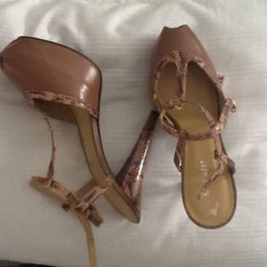 ❤Nude peep toe heels and blouse