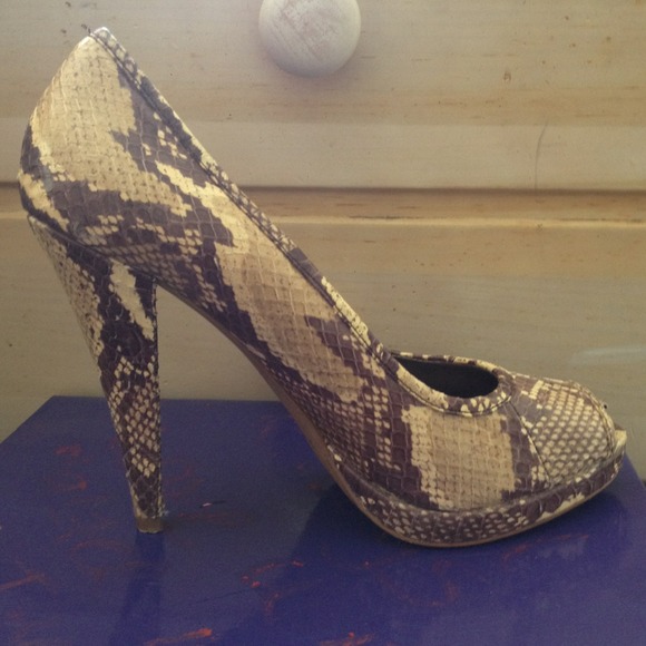 Aldo heels :)💕 - Picture 2 of 3