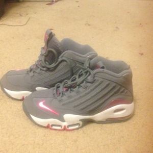 Griffreys 🚫RESERVED