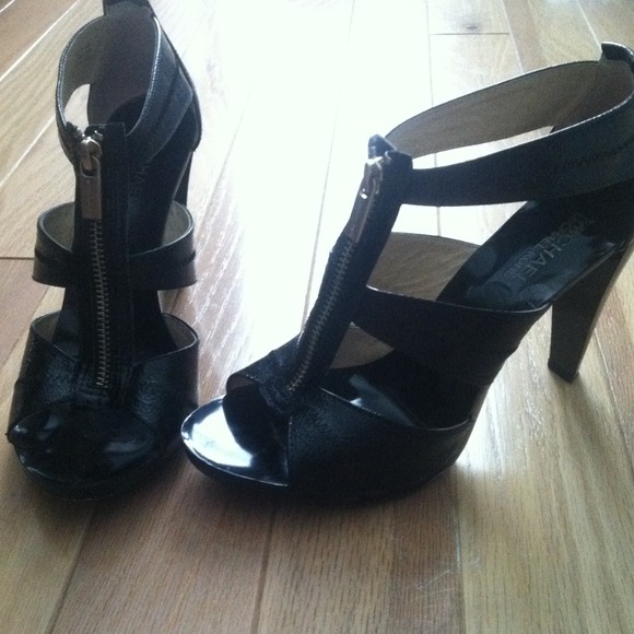Michael kors black leather heels - Picture 1 of 4