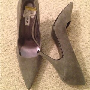 New: Steve Madden size 10 light gray suede heels