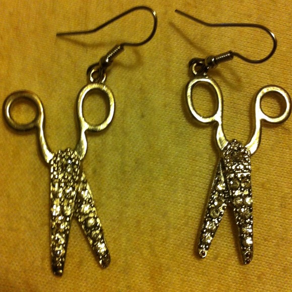 💗SOLD💗Cute scissor earrings