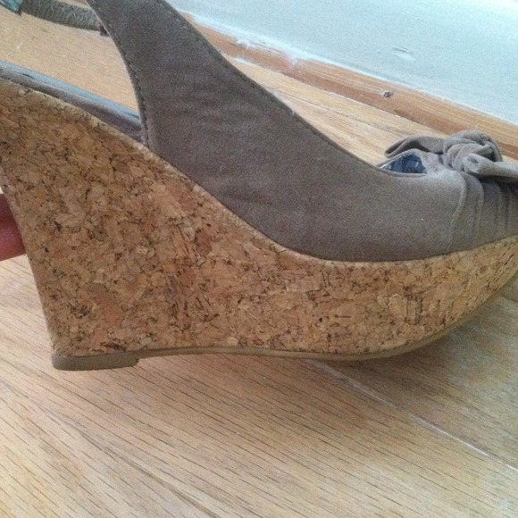 Taupe suede cork wedge - Picture 3 of 4