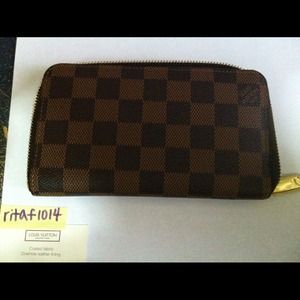 ****SOLD**** Zippy compact wallet