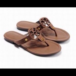 Looking for this style in size 7!