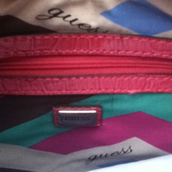 Guess pink Alligator Embossed Bag - Picture 3 of 4