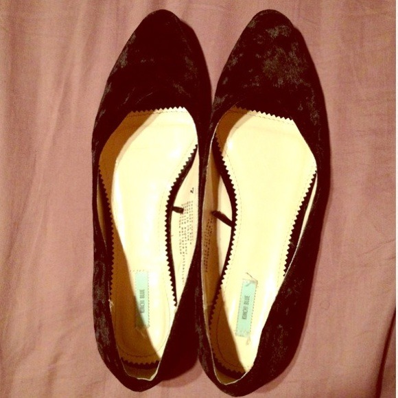 ✋Sold in bundle✋Black velvet flats