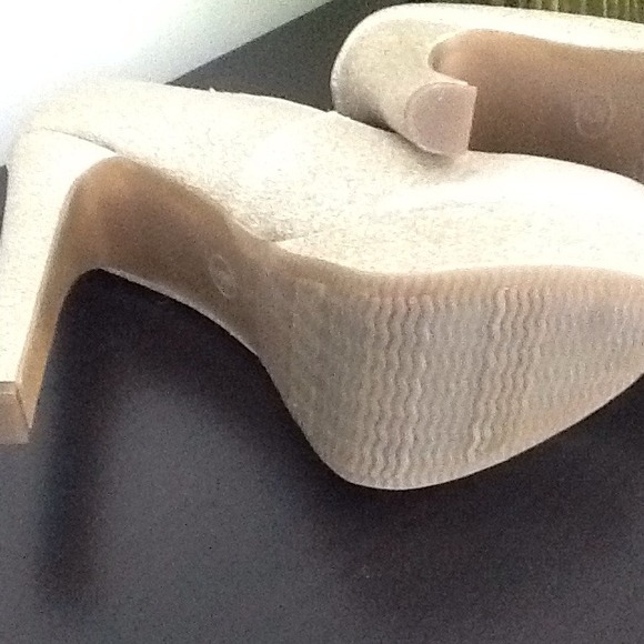 SOLD Glittery Gold 4" Heels - Like New! - Picture 3 of 3