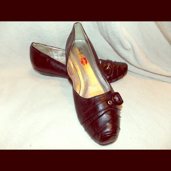 Black flats with buckle