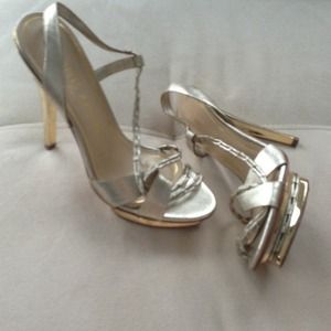 Metallic soft gold strappy shoes