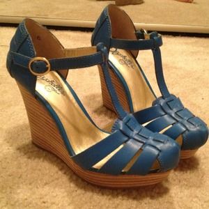 ✨Negotiable✨ Blue T-Strap Wedges