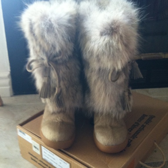 Fox fur boots!! - Picture 4 of 4
