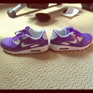 Purple and white air maxx