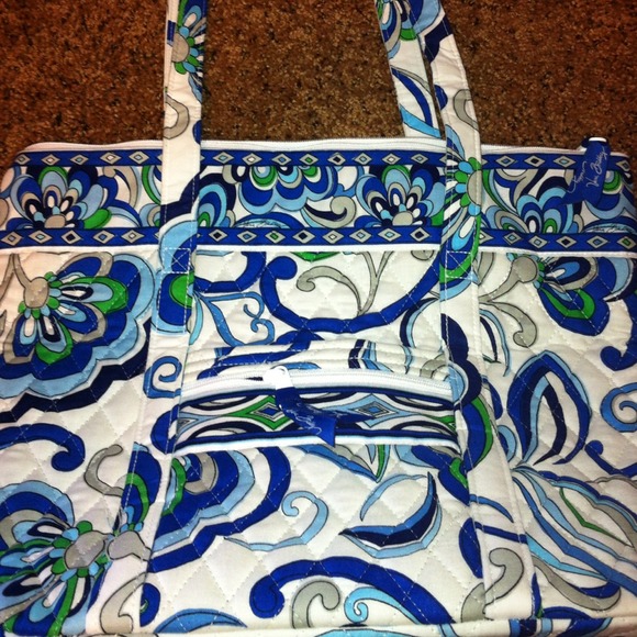 Vera Bradley Tote!!!  Gorgeous!