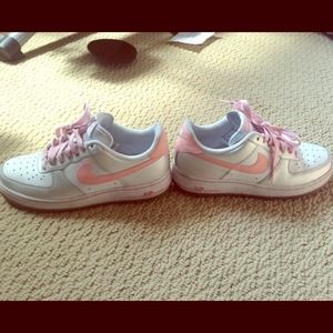 Light pink and grey low top forces