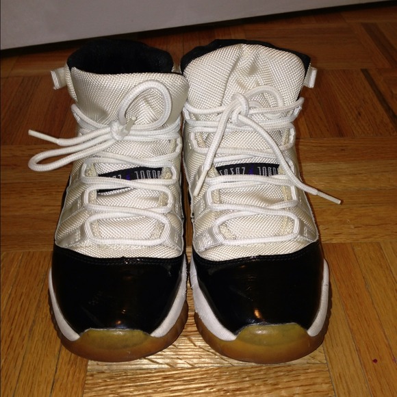 AUTHENTIC JORDAN 11 CONCORD FROM 1995 5.5Y