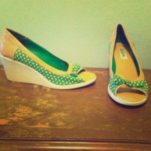 Polka dot green heels